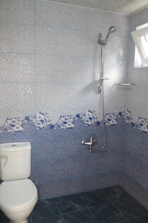 Guest House Maxim Makhinjauri Bagian luar foto