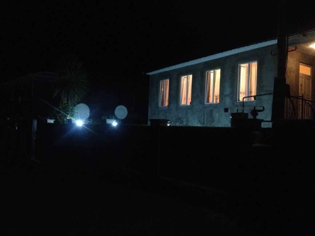 Guest House Maxim Makhinjauri Bagian luar foto