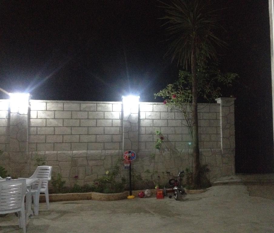 Guest House Maxim Makhinjauri Bagian luar foto